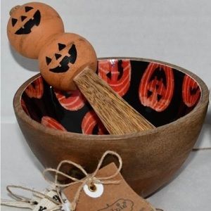 Mud Pie Halloween Pumpkin bowl (3” x 5”) with pumpkin spreader.